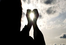 股票开户经验:查看股票排名软件-BAT资本开支飙升168%！机构调升阿里、“寒王”目标价 AI基建迎价值重估？